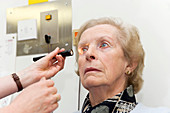 Assessing pupil dilation