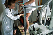Testing artificial knee