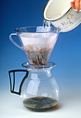 Making filter coffee