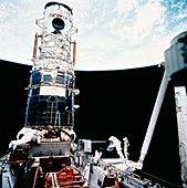 Astronaut Hoffman with Hubble WF/PC,STS-61