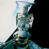 Deployment of Magellan spacecraft from shuttle