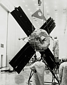 Technicians prepare a Mariner-Mars 64 spacecraft
