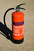 Dry powder fire extinguisher