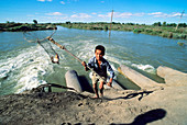 Aral Sea fishing,inflow pipes