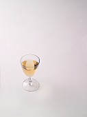 A glass of wormwood wine (à la Hildegard von Bingen)