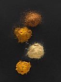 Curry powders, ground ginger and ground turmeric