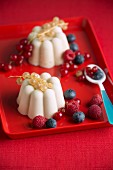Coconut panna cotta with fresh berries