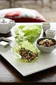 Sang Choy Bao (Salatblätter mit Hähnchenhackfleisch, China)