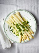 Oven-baked asparagus with herbs