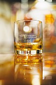 Ältester Whisky Deutschlands aus der Brennerei Schraml, Single Grain Stonewood 1818, Whiskyglas, Oberpfalz, Deutschland