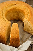 Breakfast cake, sliced (close-up)