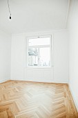 Empty room in period apartment