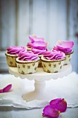Rosa Cupcakes zum Valentinstag