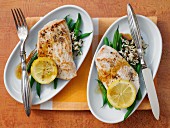 Lemon escalope with wild rice and green beans