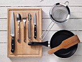 Kitchen utensils for preparing scrambled egg