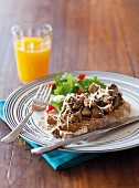 Toast with mushrooms and Parmesan