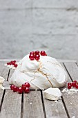 A meringue with redcurrants