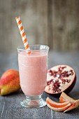 Pear & pomegranate smoothie