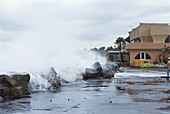 El Nino Storm Surf,CA