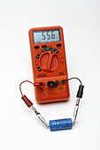 DMM measuring capacitance