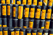 Lead containers for radioactive xenon