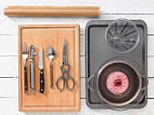 Kitchen utensils for preparing fish parcels