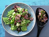 Romanesco salad with smoked ham and wholemeal croutons