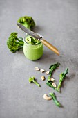 Vegan spread: broccoli & cashew nut cream