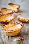 Pasteis de nata (Portugese puff pastry tartlets with custard)