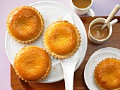 Almond cakes with apricot jam