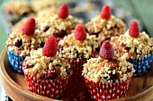 Raspberry muffins with crumble topping