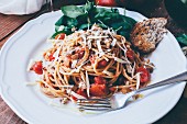 Spaghetti with tomatoes