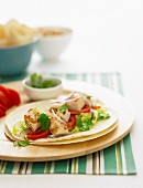 Fisch-Tortillas mit Salat