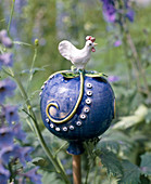 Ceramic ball with hen
