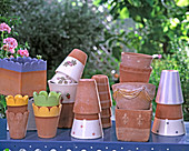 Frost-hard English clay pots