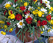 Summer bouquet with Argyranthemum (daisies)