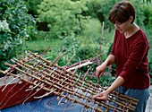 Box with annual climbing plants with wickerwork (1/7)