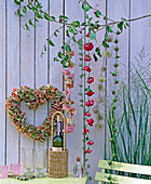 Kranz in Herzform (Drahtgestell) mit Hydrangea (Hortensienblüten)