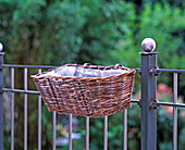 Willow balcony box with hanging foil