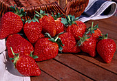 Strawberries 'Gorella' (Fragaria)