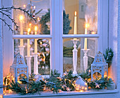 Glance into the Christmas room, window sill decorated
