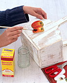 Wooden basket with napkin 'apple'