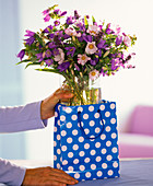 Bellflower cosmos bouquet in gift bag (1/2)