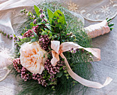 Bouquet of Rosa (rose), Origanum (oregano), Foeniculum (fennel), Mentha