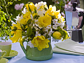 Bouquet of Narcissus 'Louis Armstrong' 'Nir' (daffodils)