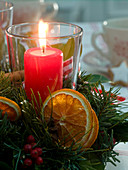 Advent wreath with cinnamon sticks and orange slices (5/5)