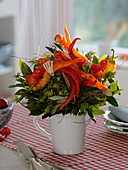 Small spice bouquet with chillies 'Lombardo' (Capsicum), laurel