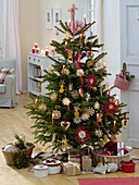 Abies decorated as a Christmas tree with straw stars