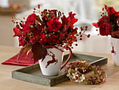 Red autumn bouquet: pink (rose, rosehips), Quercus leaves