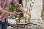 Make your own wicker basket for climbing plants (8/17)